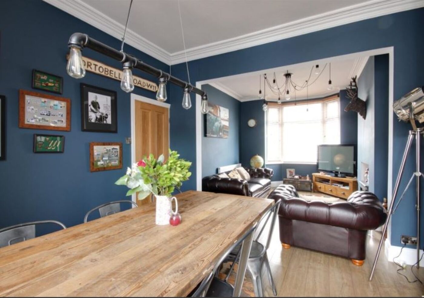 Dining room and lounge